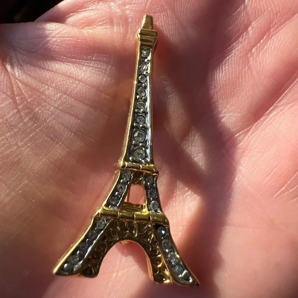 Vintage Goldtone Eiffel Tower Pin Brooch Rhinestone Accents